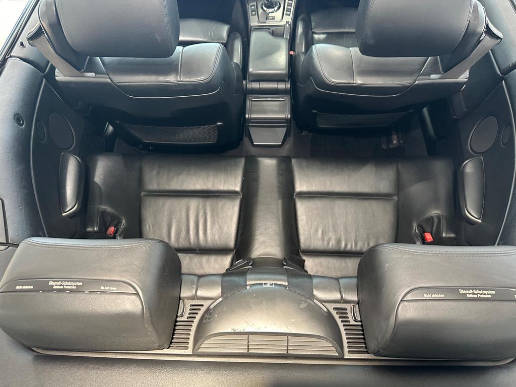 Luxurious interior of a BMW M3 3.2i 2dr featuring full leather upholstery and a modern dashboard.